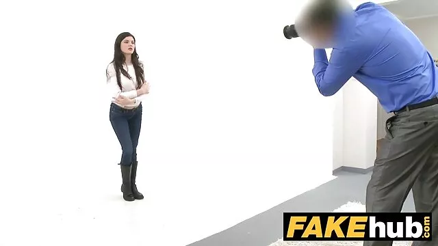 三人の男は女の子にキス 女子 向け えろ