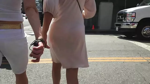 家の近くの芝生の上でホットショー 女性 専用 無料 エッチ 動画