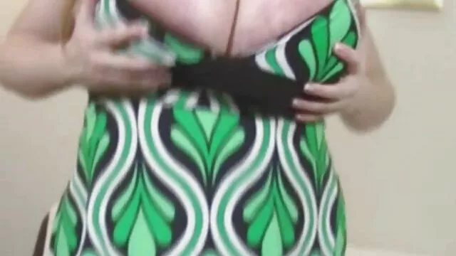 エイミー-アンダーソン黒いドレスと爪で彼女を膣に追い込む、彼女 女子 向け 無料 エッチ 動画