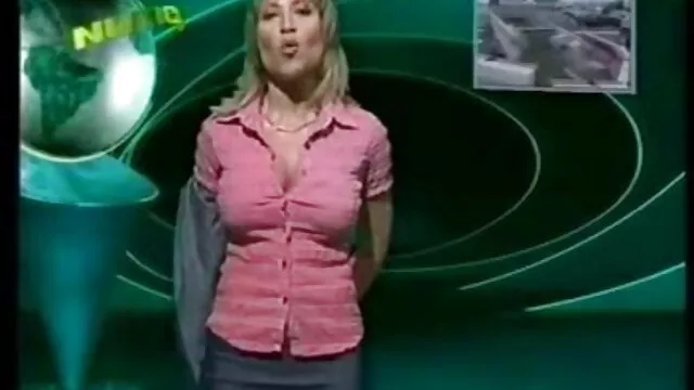 黒い王女はシャワーの小屋の慰めを見つけた アダルト 動画 無料 女性 用