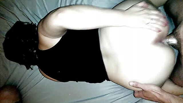 雪のように白い衣装の赤ちゃん 女性 専用 エッチ な 動画