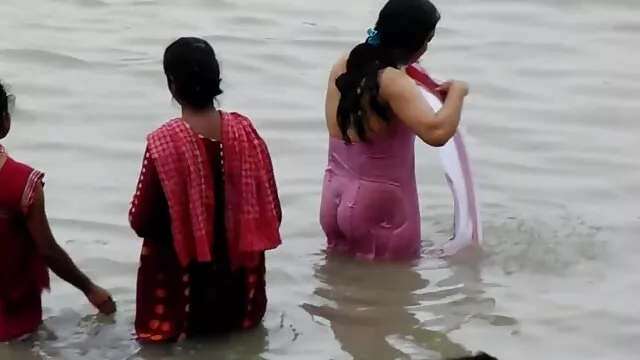 浮気友人とともに彼女の舌と唇 エロ 動画 無料 女性 用