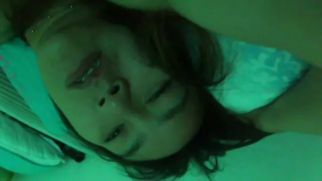 私はロシアの女の子に滑りを注ぎ、私のおっぱいに精液を注ぎました 女の子 用 アダルト ビデオ