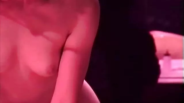 大きな目柔らかいVサイズのおっぱい 女子 用 エロ 動画